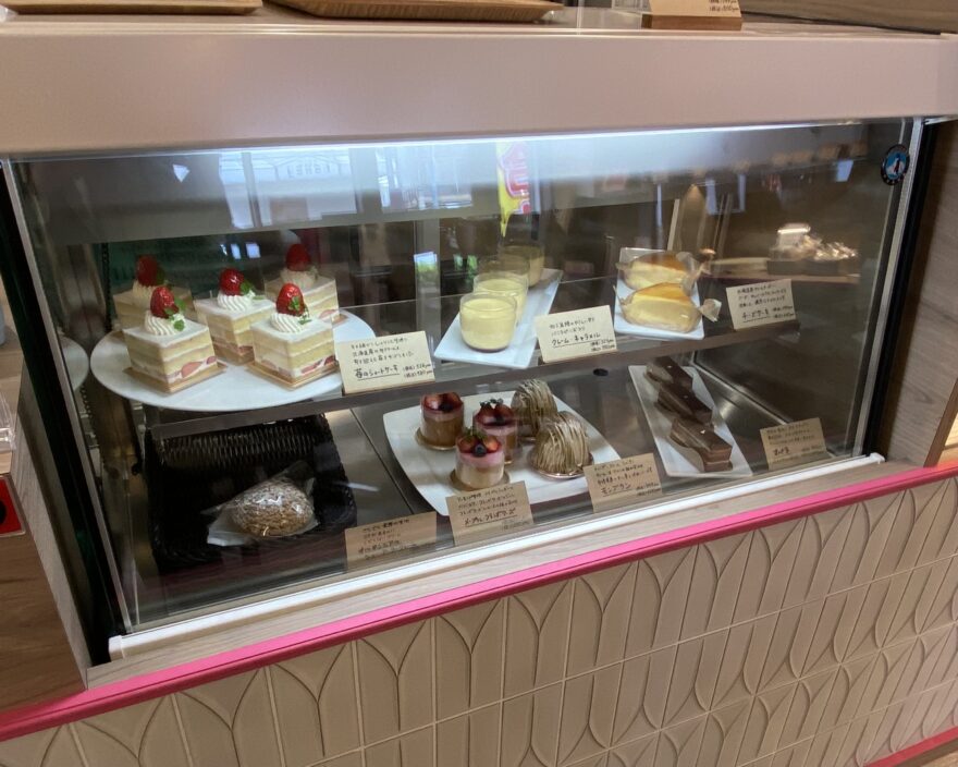 オルタンシア　パティスリー&カフェのショーケース